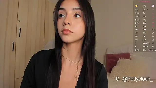 Freechat PettyCloeh on StripChat