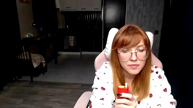 StripChat Reginasmilee  is Freechat  Reginasmilee — NAKED