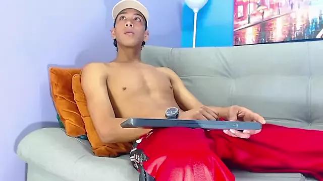 Freechat Robert_Kingg on StripChat