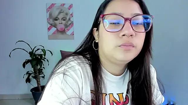 Freechat rouse_red on StripChat