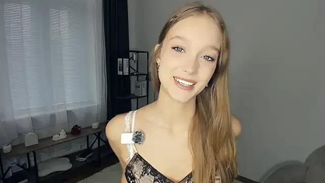 StripChat SerrenaAa is Freechat SerrenaAa — air kiss for start