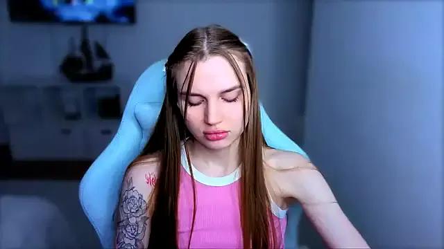 StripChat StellaLawless  is Freechat  StellaLawless — show ass