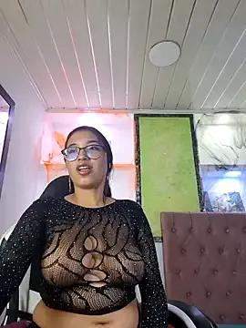 StripChat susan_mooree  is Freechat  susan_mooree — Oil in body naked