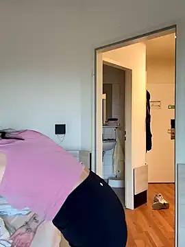 TattooLara — Suck Fingers and Moan Loudly 