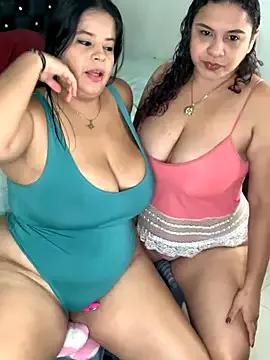 Avatar of twocurvylatins