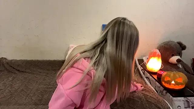 StripChat VictoriaMystery  is Freechat  VictoriaMystery — Take of my hoodie