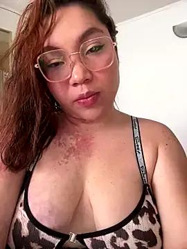 StripChat WhiteWomen  is Freechat  WhiteWomen — 4 FOUR FINGER IN  PUSSY