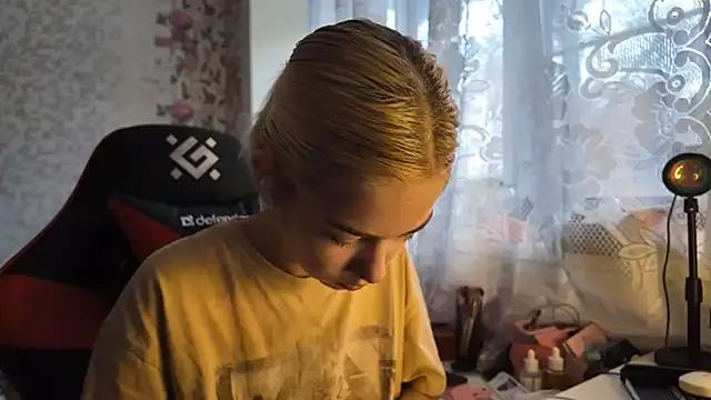 StripChat Witching_Moon  is Freechat  Witching_Moon — Tease dance