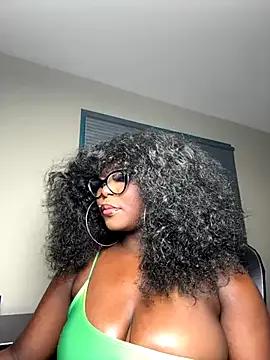 Avatar of WomanNextdoor1