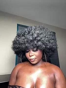 Avatar of WomanNextdoor1